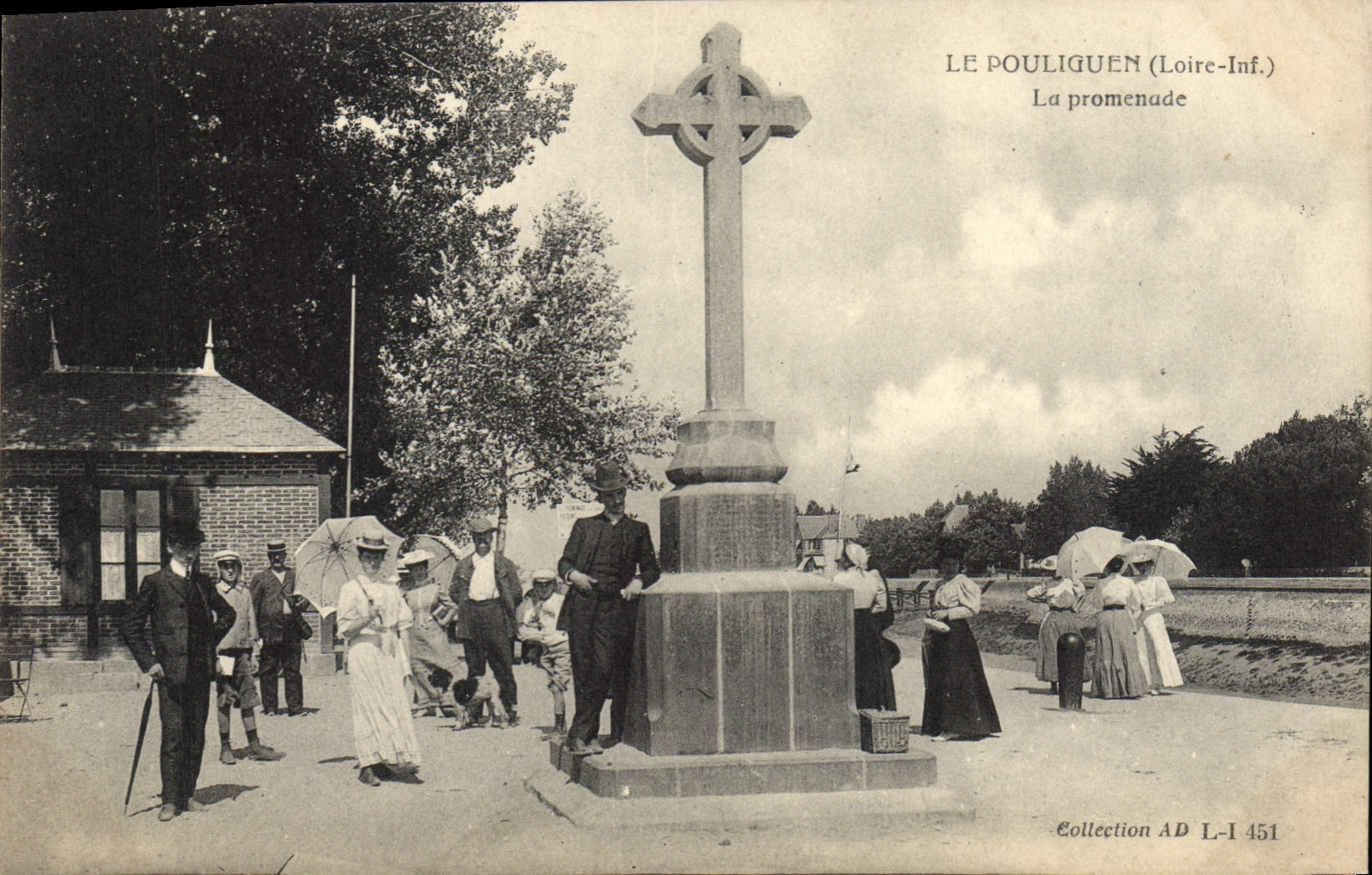 CPA Le Pouliguen Loire Inf La promenade 