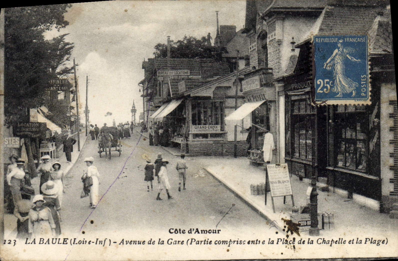 CPA Cote d'Amour La Baule Loire Inf Avenue de la Gare place de la chapelle