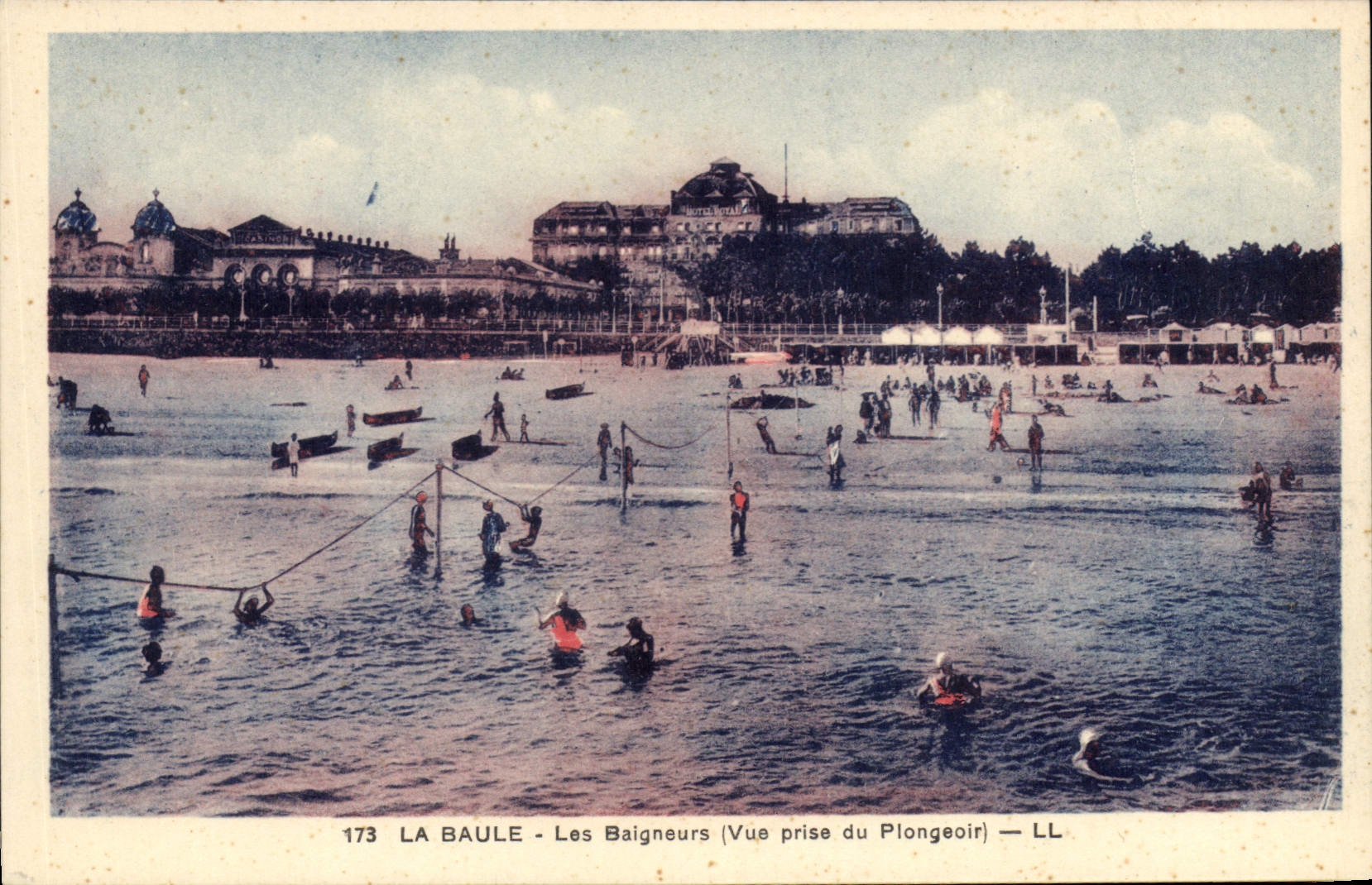 CPA La Baule Les Baigneurs Vue prise du Plongeoir 