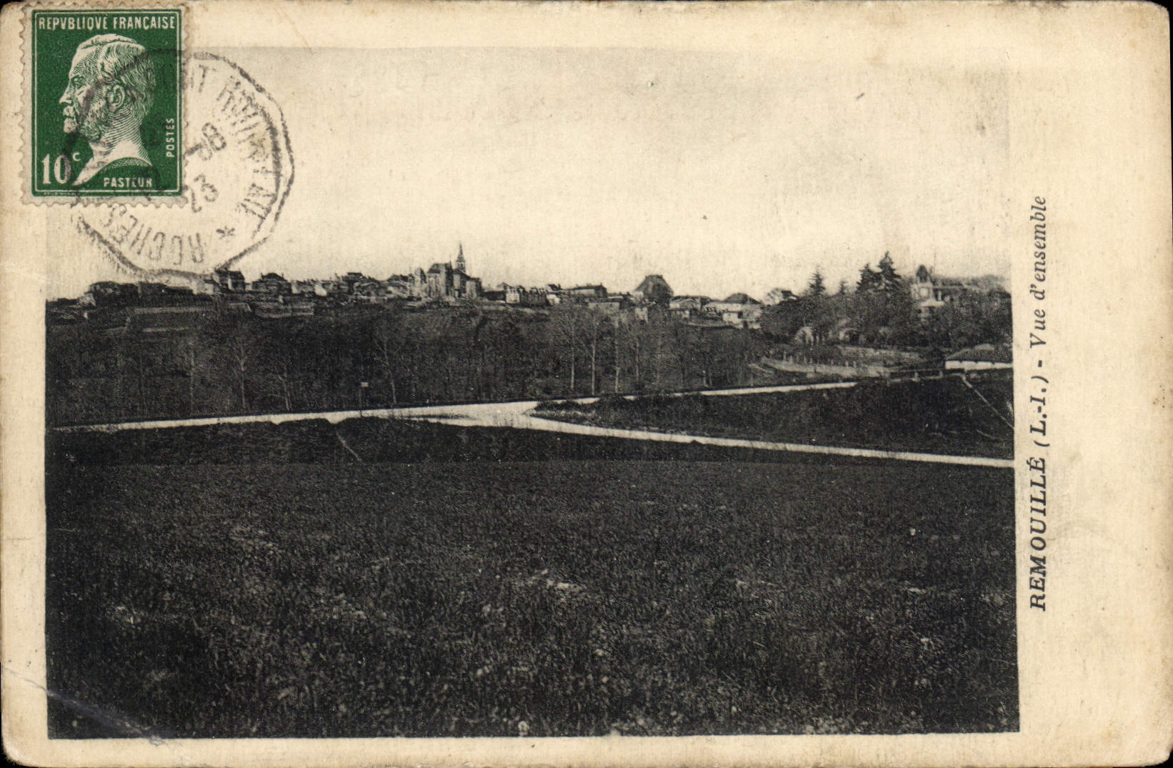 CPA Remouille L I Vue d'Ensemble 