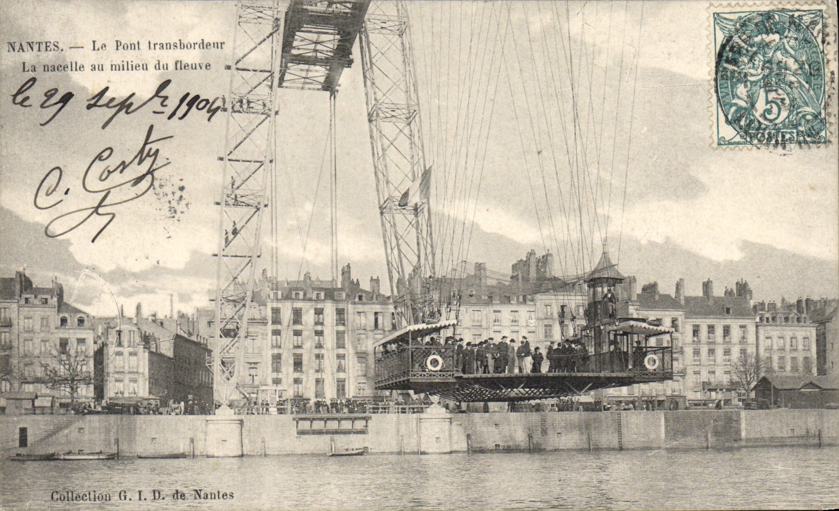 CPA Nantes le pont transbordeur la nacelle au milieu du Fleuve 