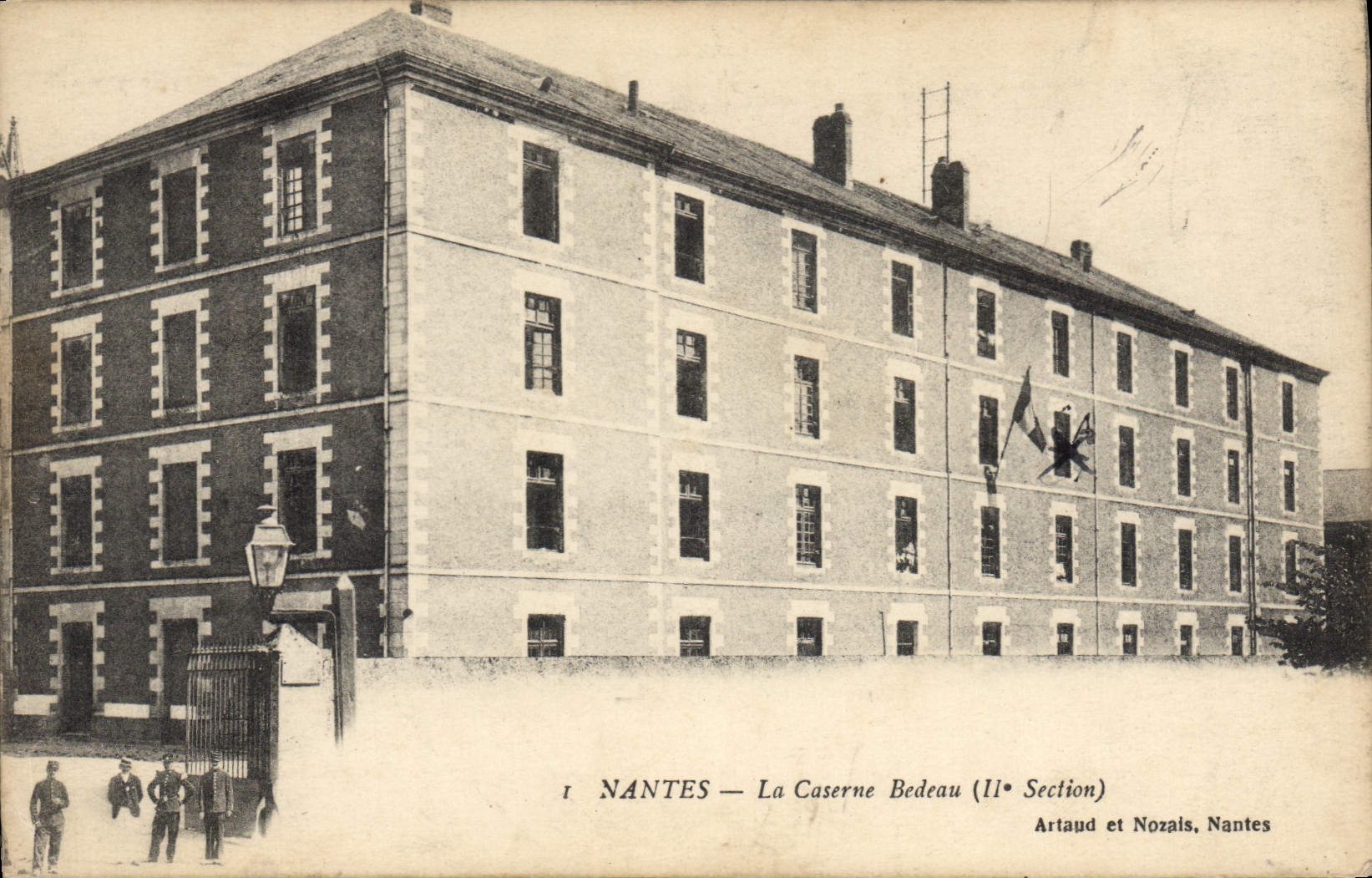 CPA Nantes la Caserne Bedeau IIème Section 