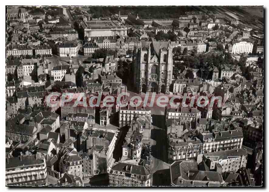 CPSM France vue du ciel Nantes L Inf quartier Saint Pierre