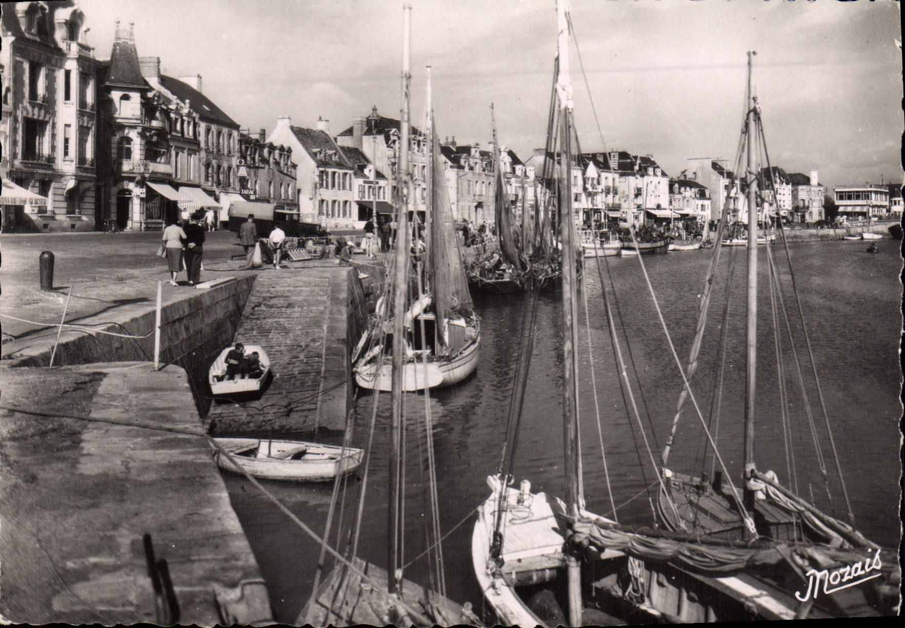 CPSM Le Pouliguen un Joli coin du port 
