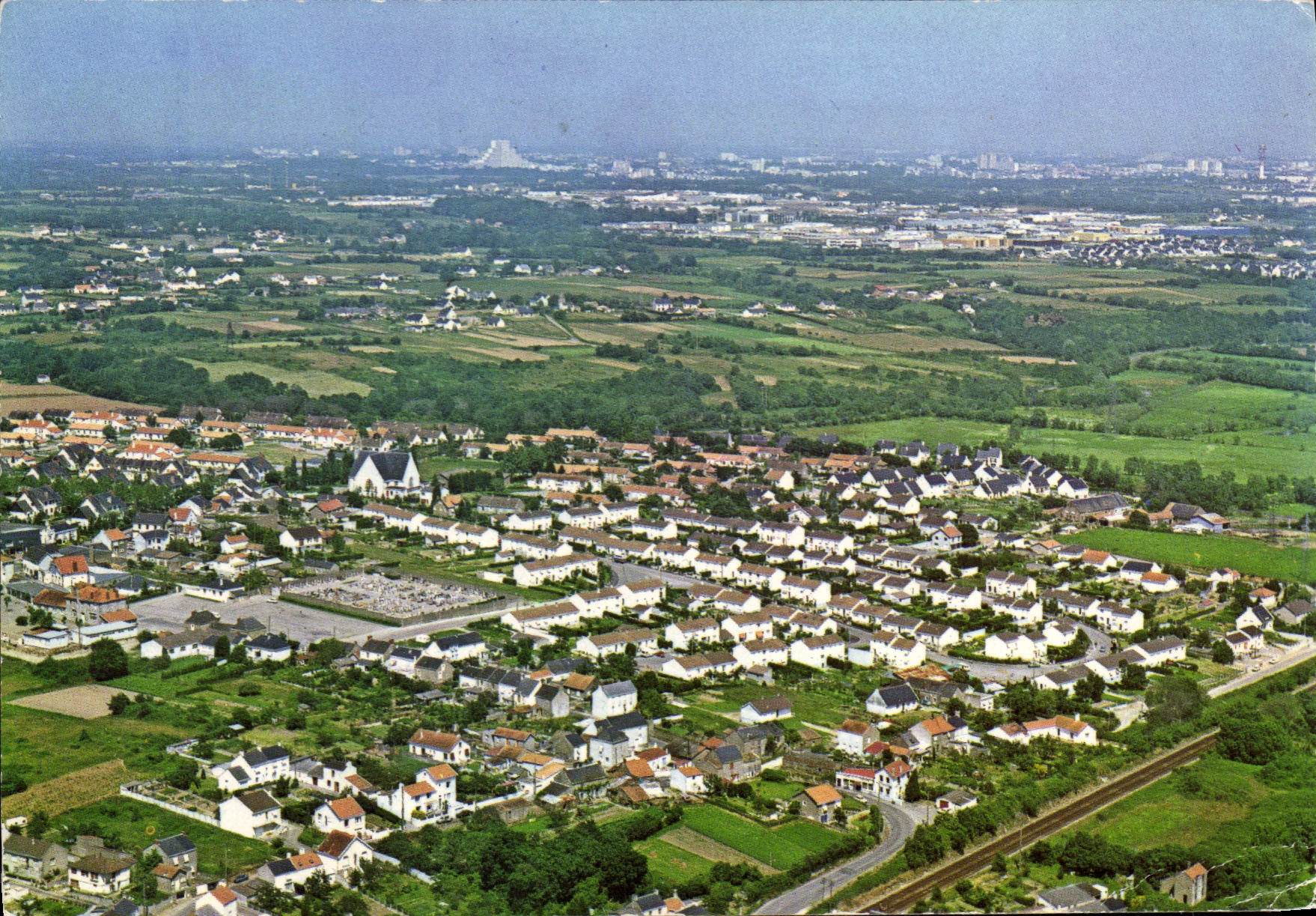 CPSM Coueron Loire Atlantique vue aerienne sur la Chabossiere 