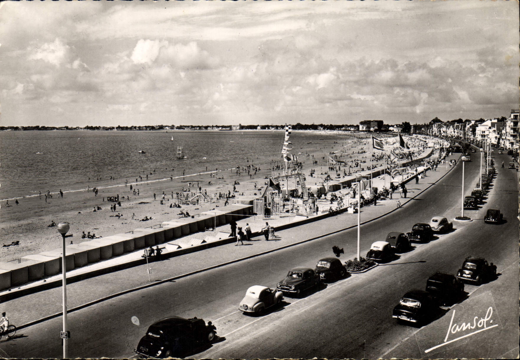 CPSM La Cote d'Amour la Baule L Inf le Boulevard de l'Ocean et la Plage 