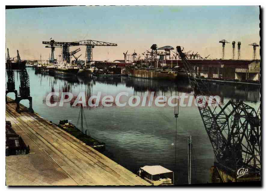 CPSM Saint Nazaire la Base Navale bateaux