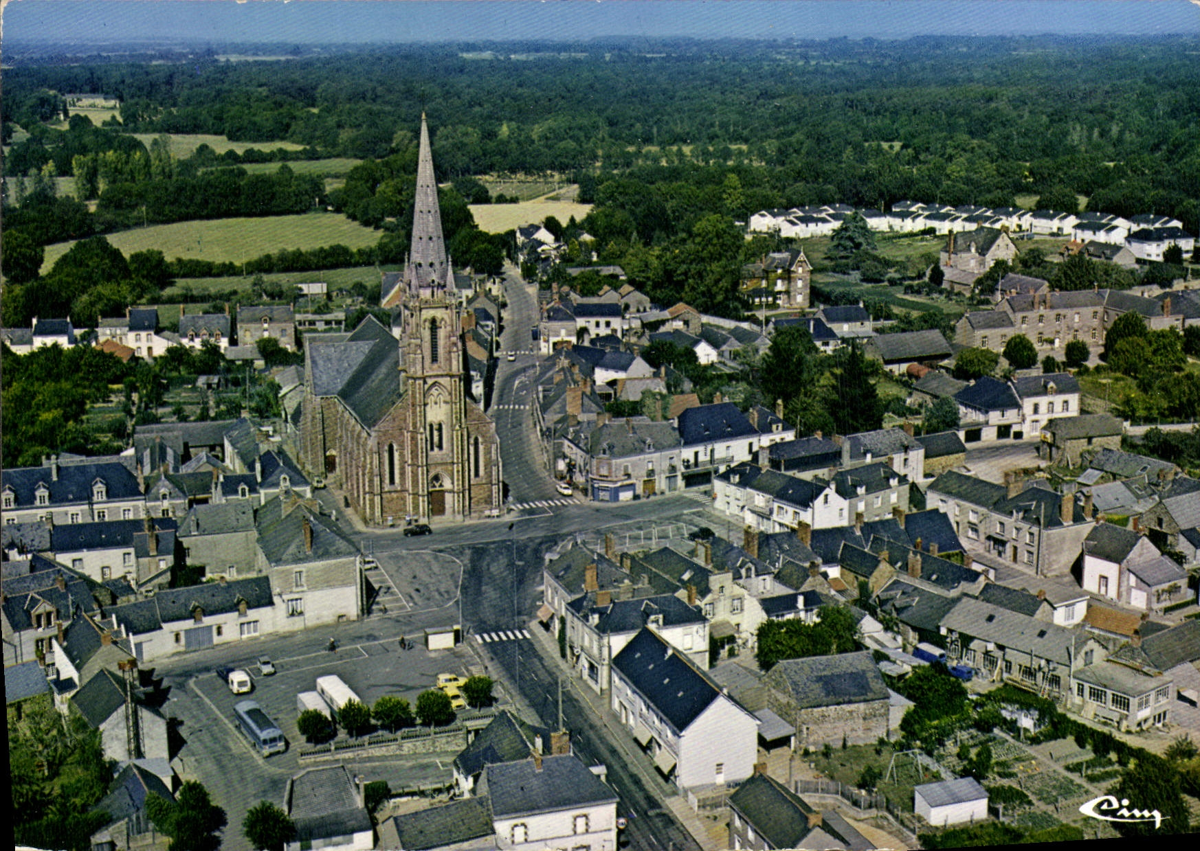 CPSM Plesse Loire Atl l'eglise et le centre du Bourg 