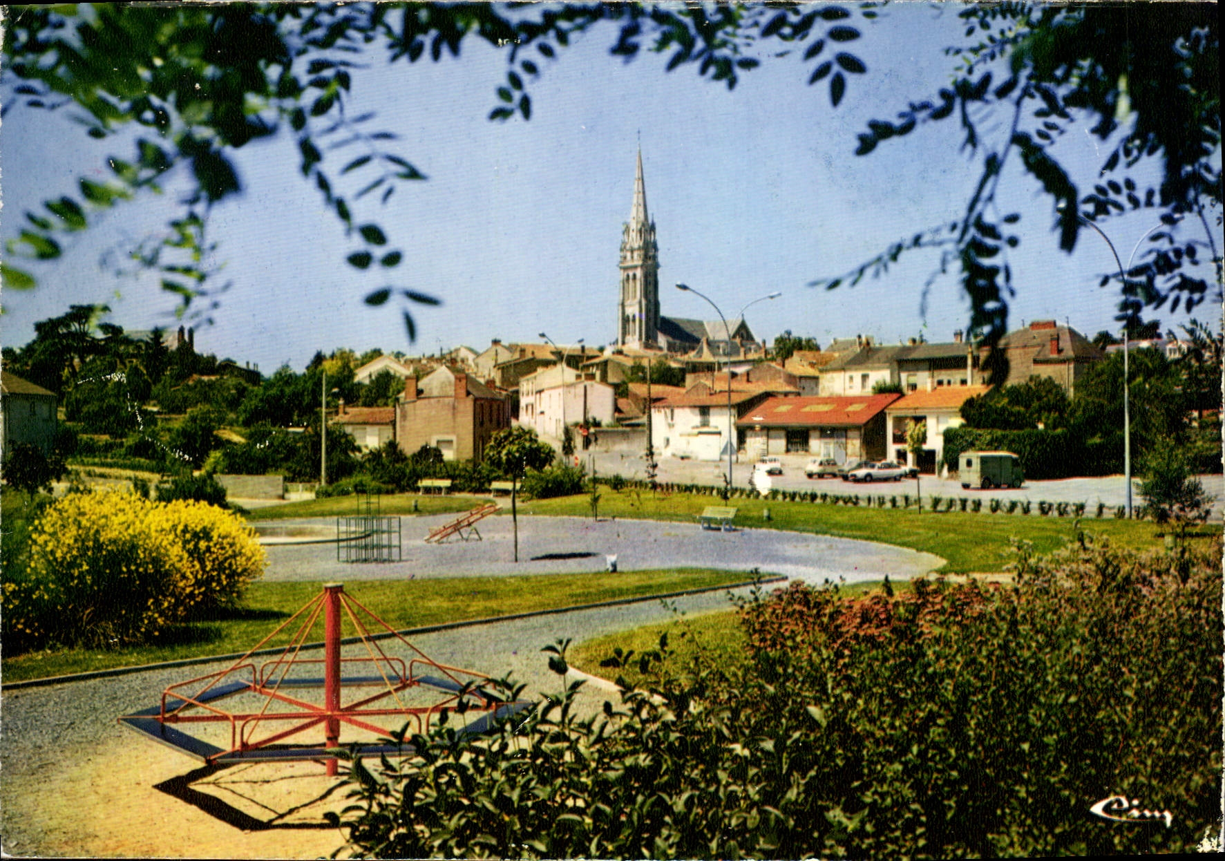 CPSM Le Loroux Bottereau loire  Atl l'entree du bourg et le parc des Loisirs 
