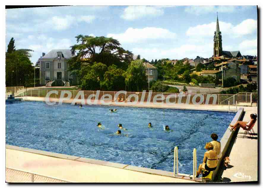 CPSM Le Loroux Bottereau Loire Atl la piscine vue église 