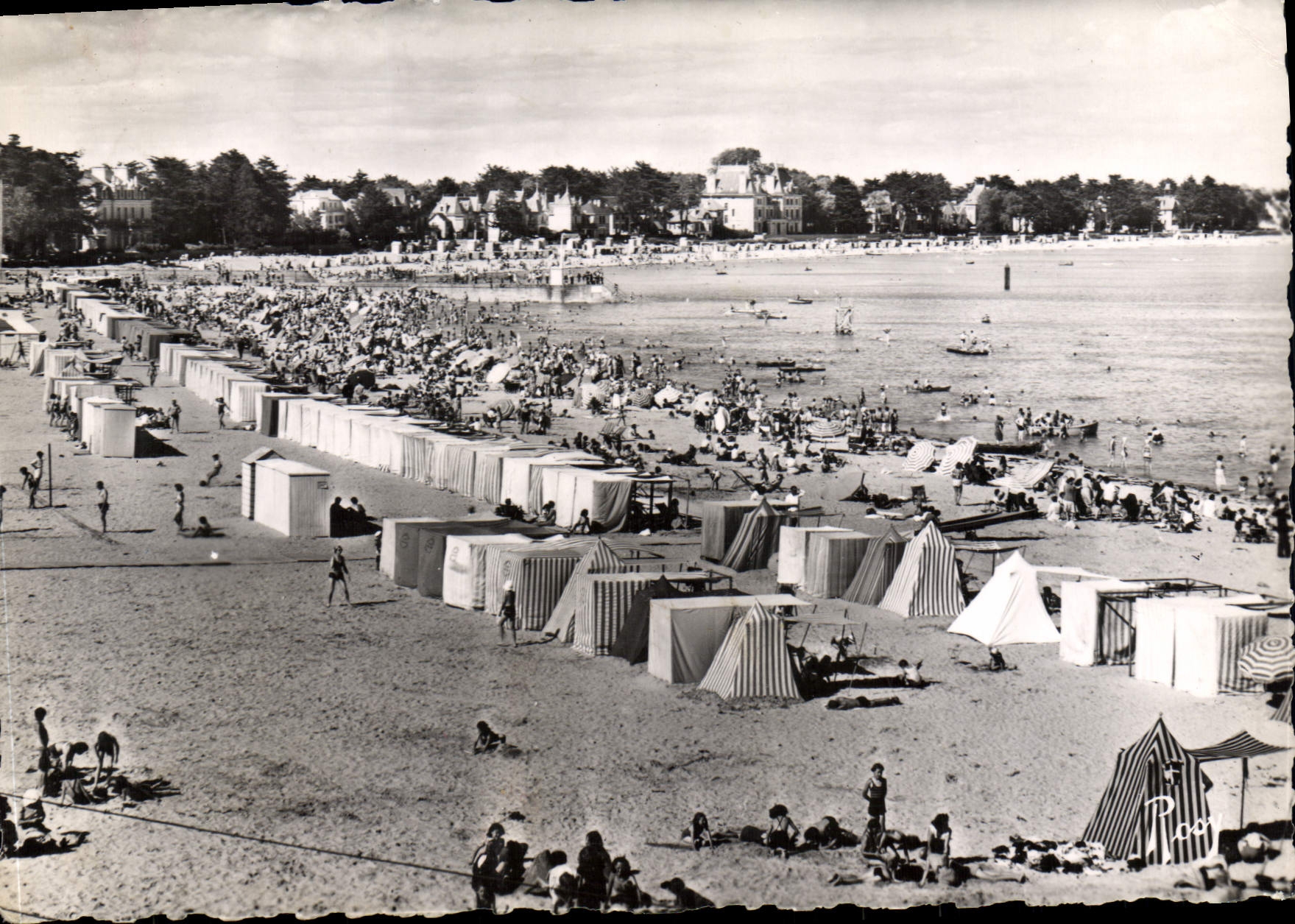 CPSM Le Pouliguen vue d'ensemble de la plage 