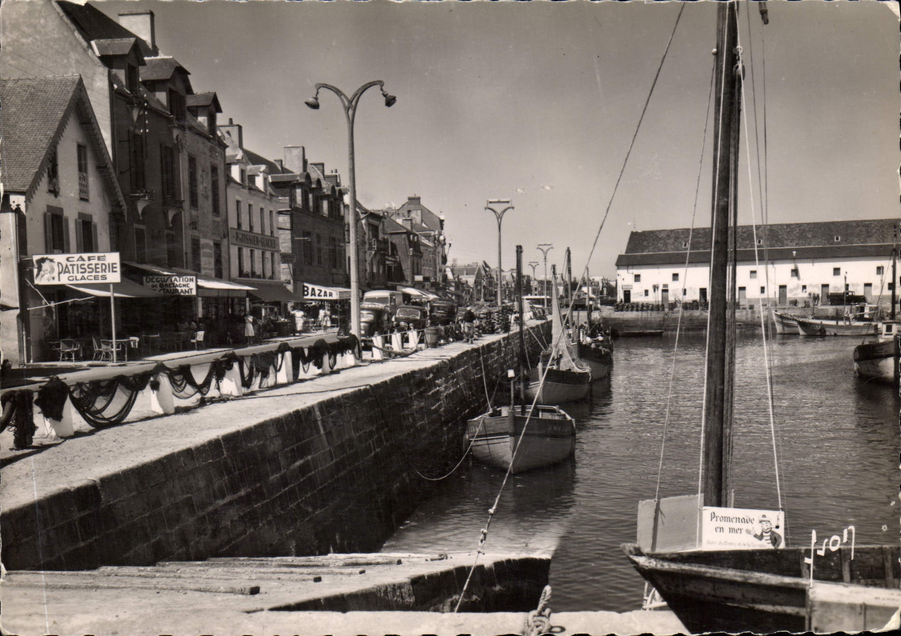 CPSM Le Croisic L Inf un coin du port 