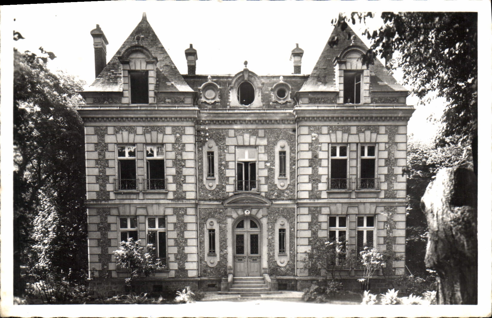 Château de La Ferté-sous-Jouarre — façade nord — Édition « La Vie du Rail »