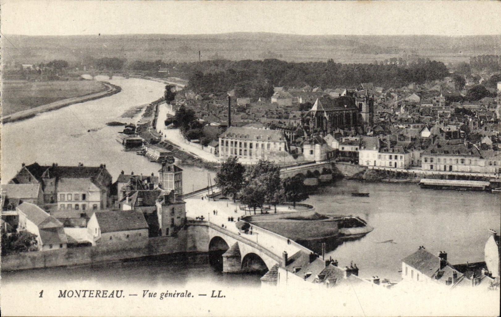 CPA Montereau Vue generale 