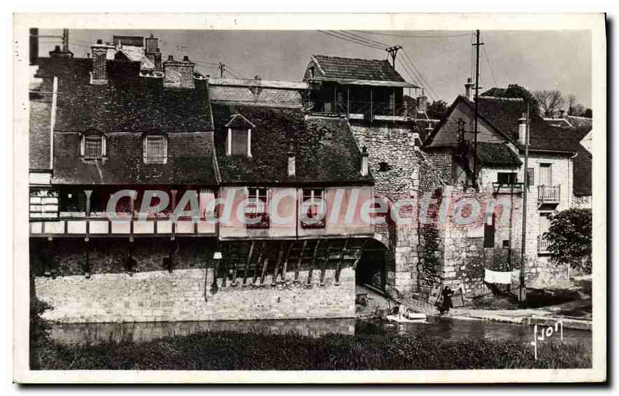 Maison Sauvé et la poterne au bord du Loing — Moret-sur-Loing (Seine-et-Marne) — Éditions d'Art 'Yvon', n° B 940