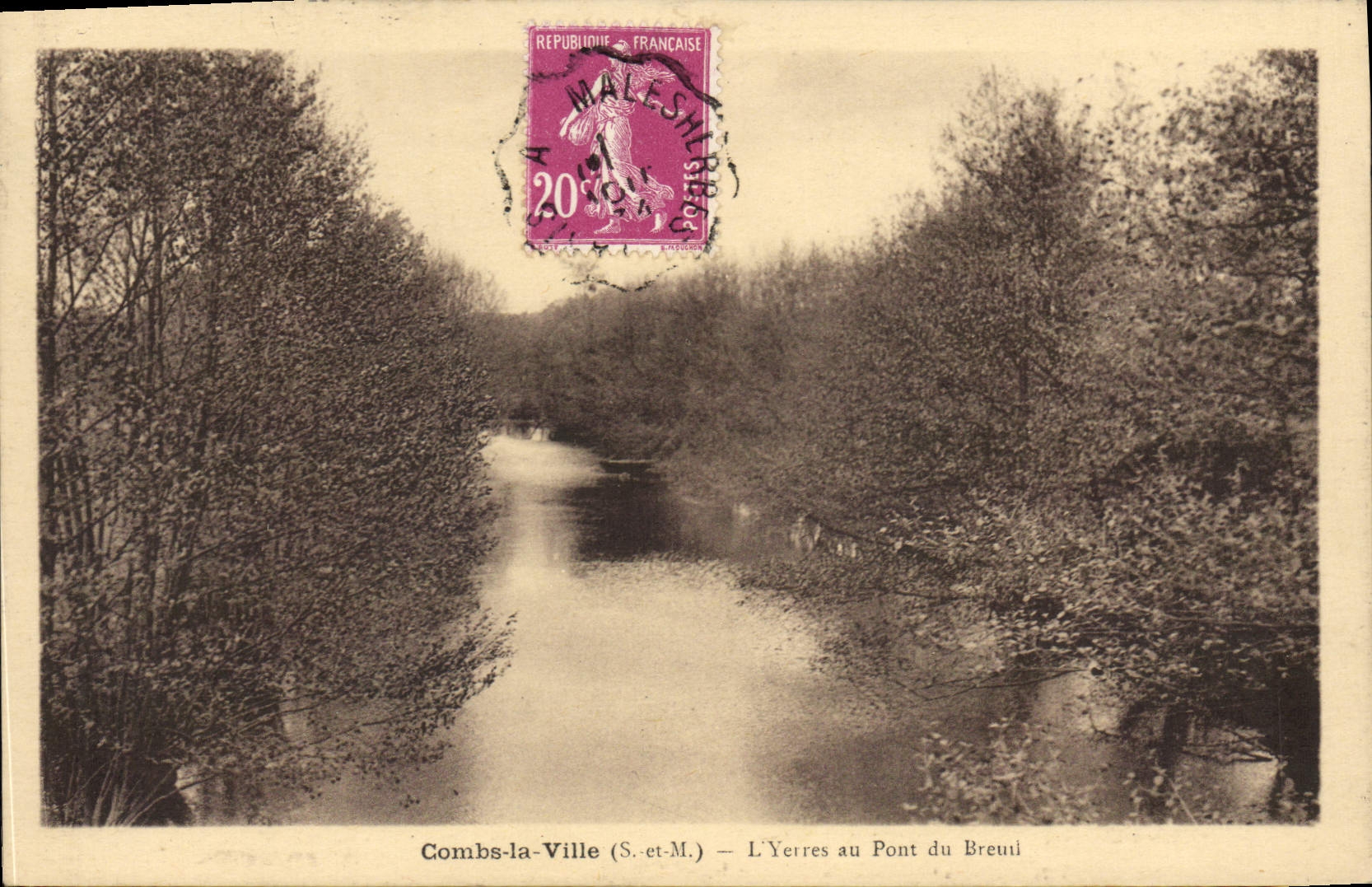 CPA Combs la ville S et M L'Yerres au pont de Breuil 