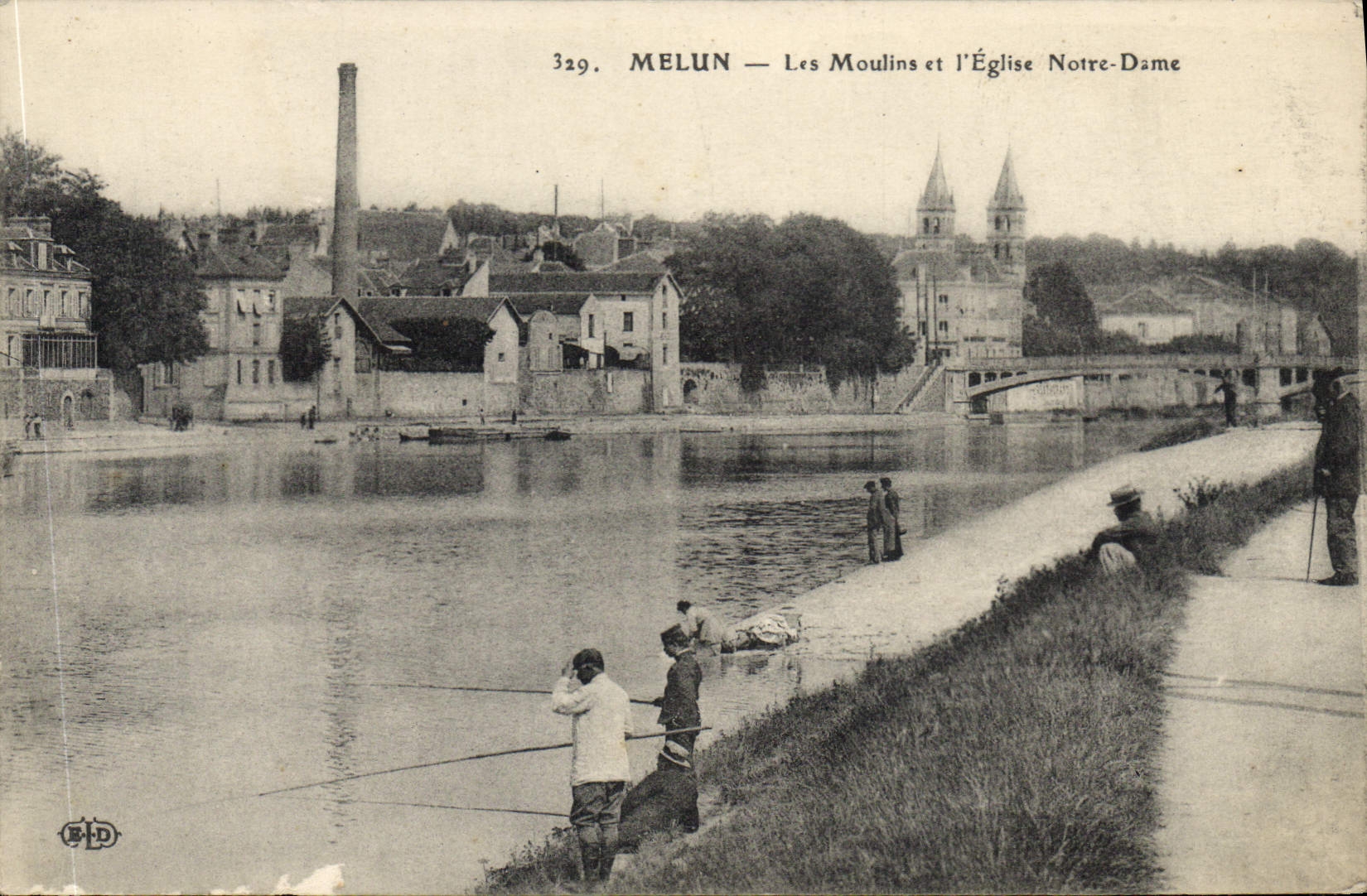 Melun — Les Moulins et l'Église Notre-Dame — Éditeur B.D. n°329