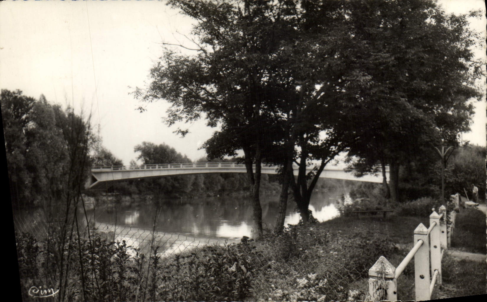 CPA Esbly S et M Le Pont de la Marne 