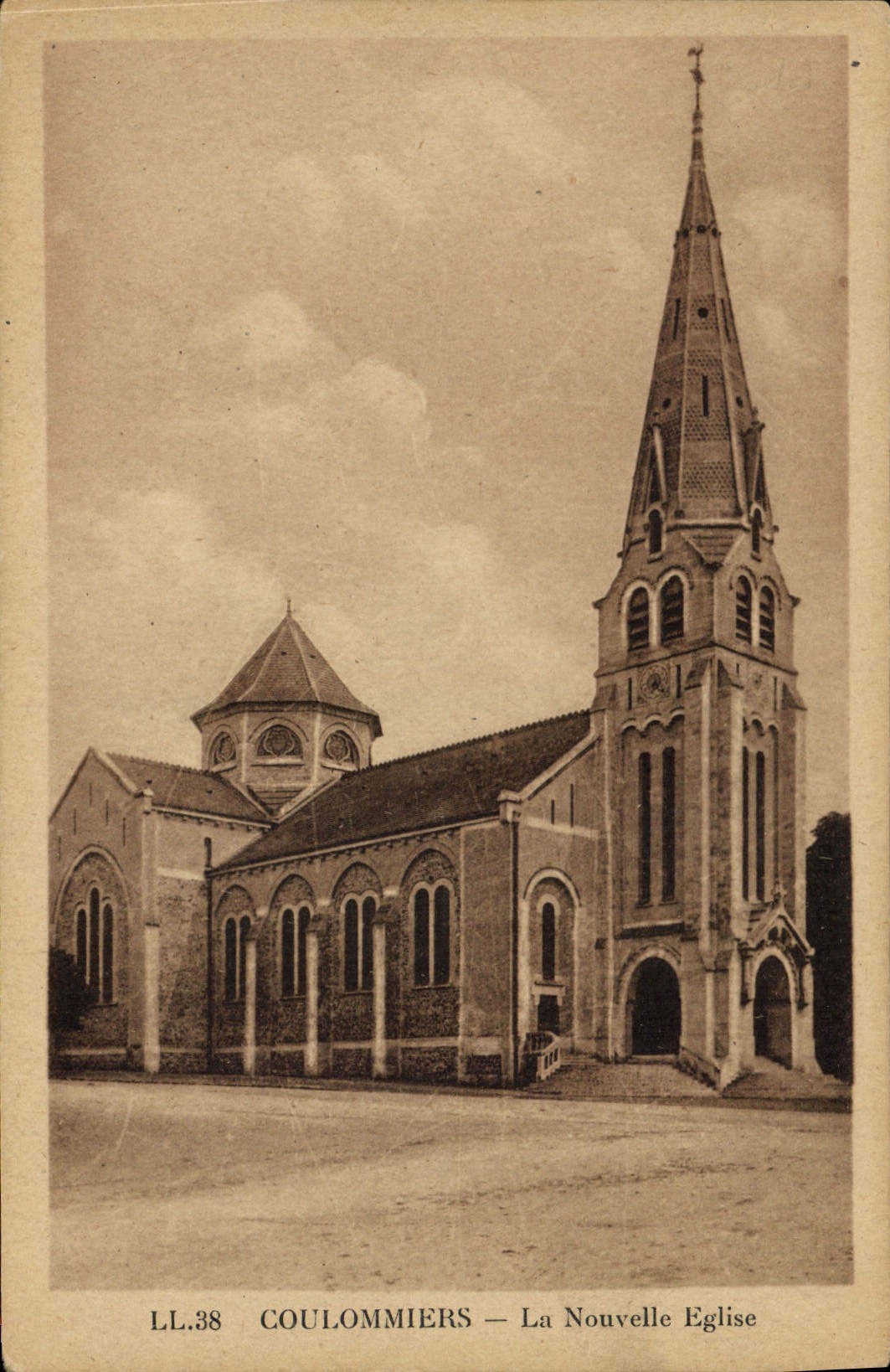 Coulommiers — La Nuova Chiesa — LL.38