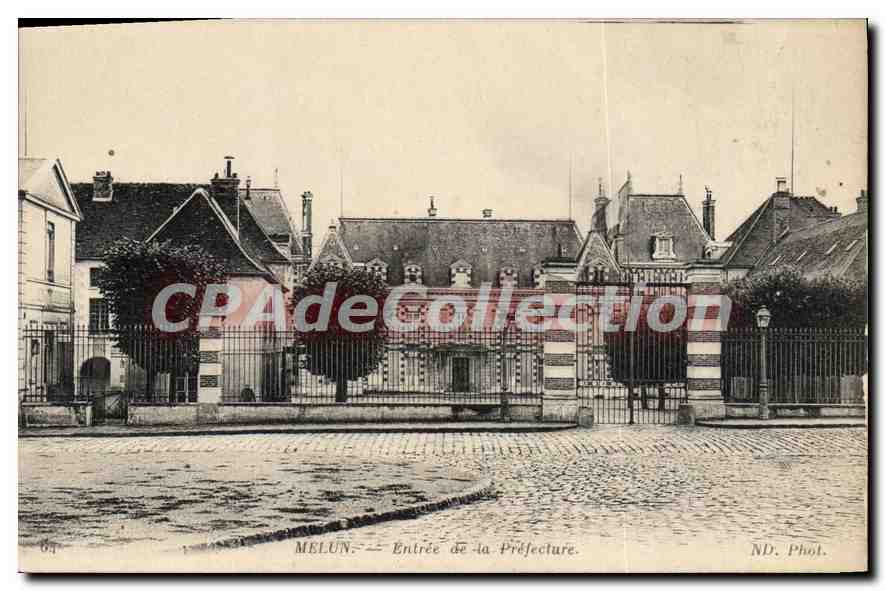 MELUN — Entrée de la Préfecture — ND. Phot.
