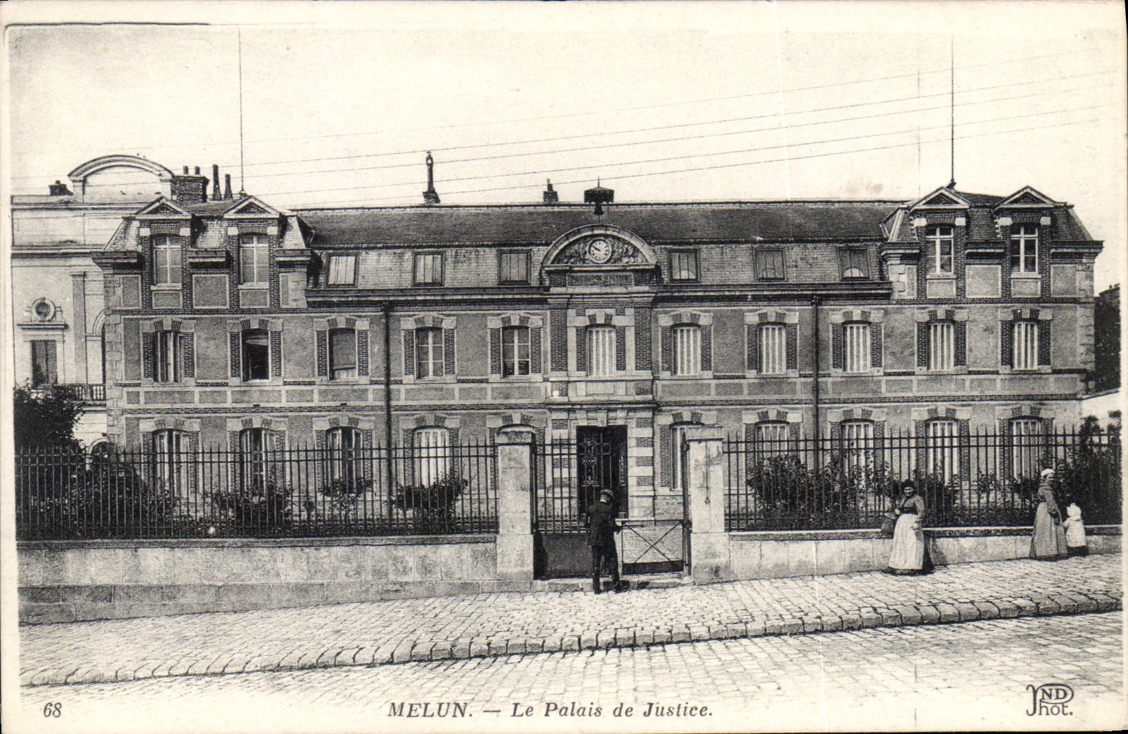 MELUN — Le Palais de Justice — ND Phot.
