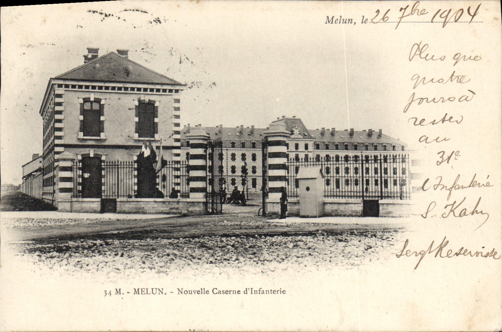 Melun - Nouvelle Caserne d'Infanterie — 34 M. — éditée par M. L. (ou éditeur non lisible)