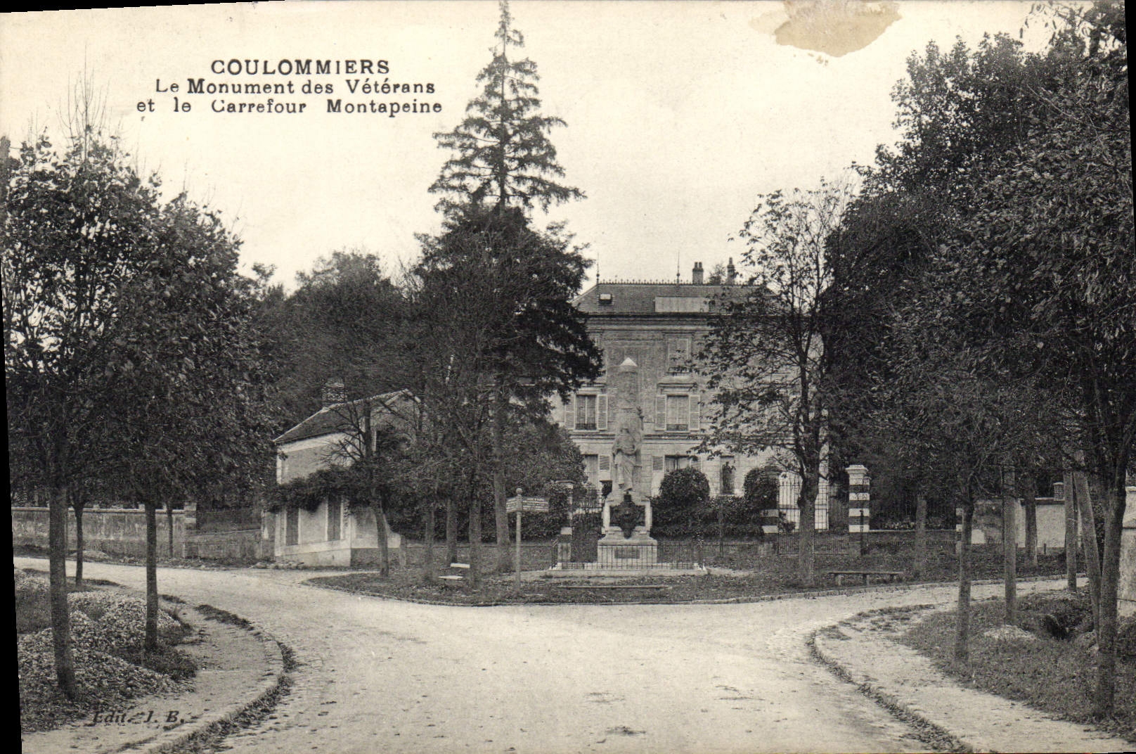 Coulommiers — El Monumento de los Veteranos y la Intersección Montapeine — Editor L.B.