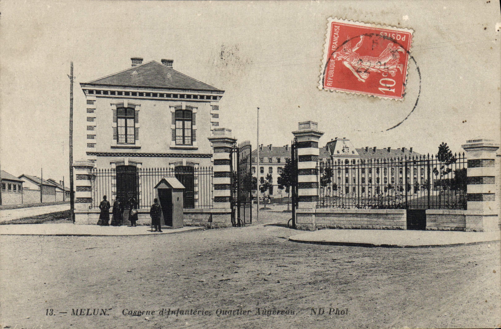 Melun — Caserne d'Infanterie, Quartier Augereau — ND Phot.