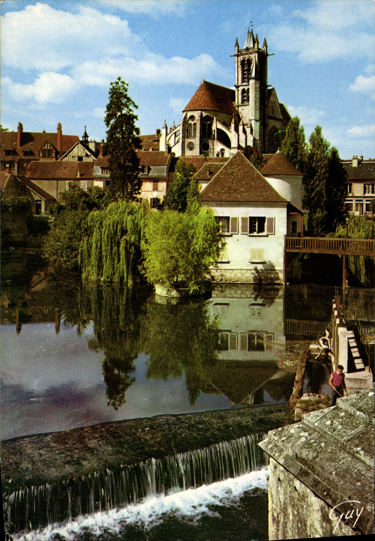 CPSM Moret sur Loing (Seine et Marne) Le Loing au barrage du pont l'eglise Notre Dame et la maison b