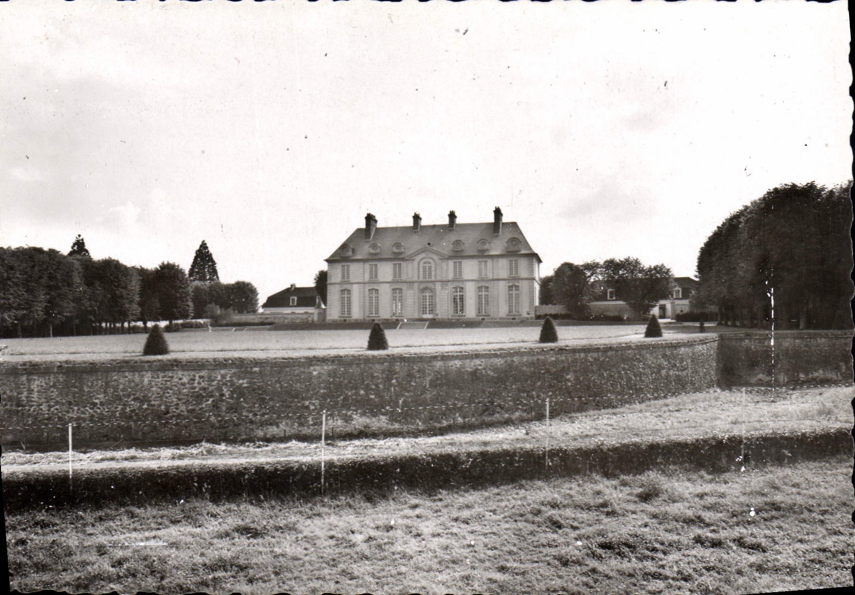 Château de Venteuil - Jouarre (S.-et-M.) — Façade nord et parterre — Éditions d'Art 'YVON', Paris