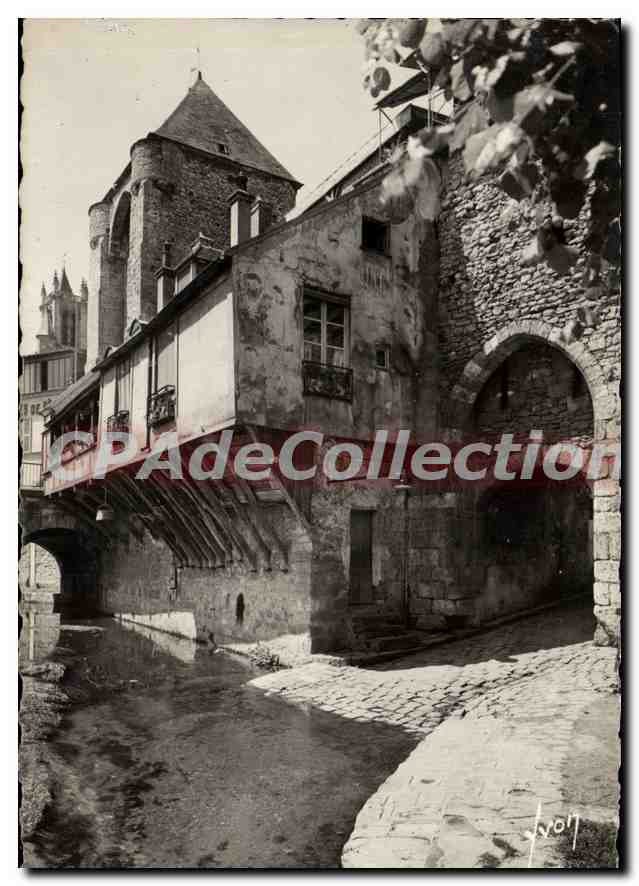 CPSM Moret sur Loing (S et M) La Poterne maison Sauve et porte de Bourgogne