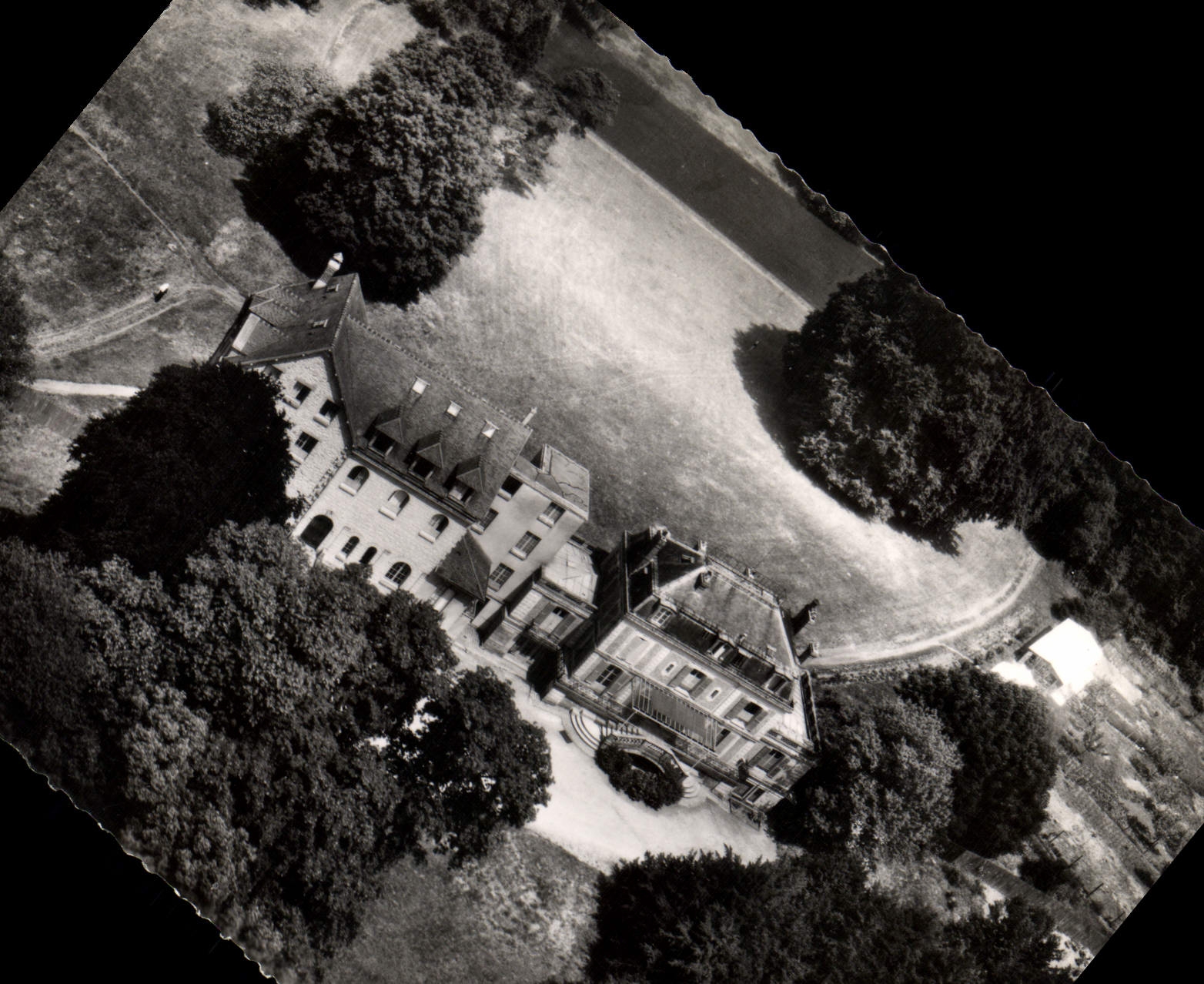 CPSM Abbaye de Faremoutiers (S et M) Vue aerienne