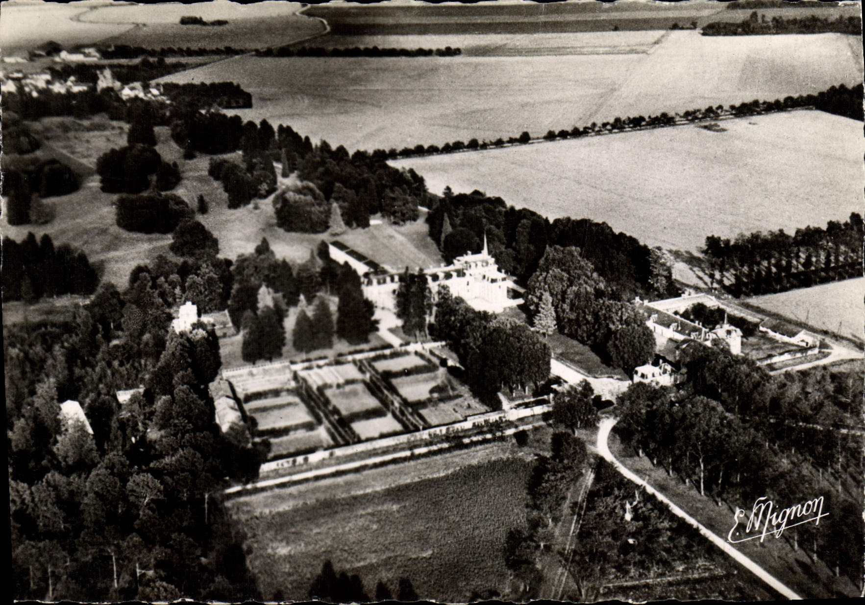 Neufmoutiers (S.-et-M.) — Le Château — Édition E. Mignon, n°3991