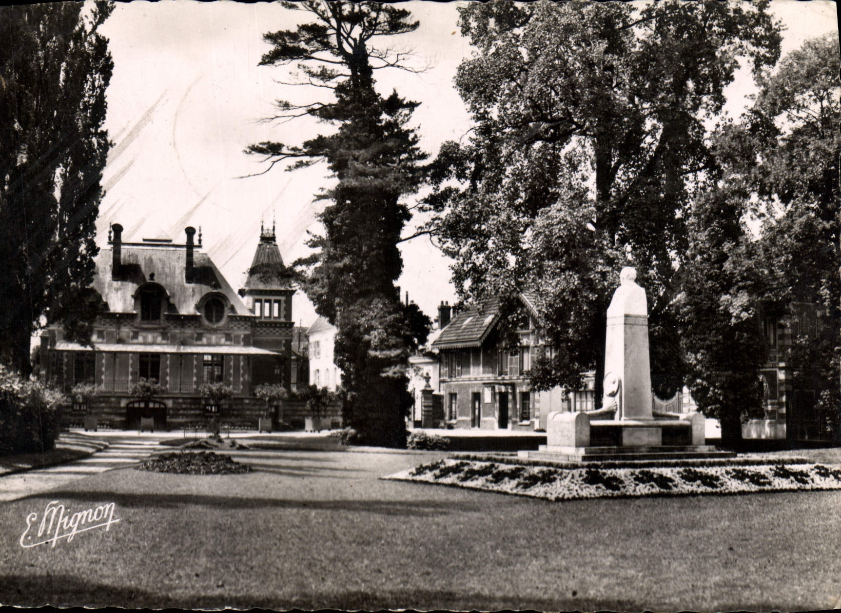 Coulommiers (S.-et-M.) — Der Pavillon und Monument A. Leblanc — Edition E. Mignon, n°4158