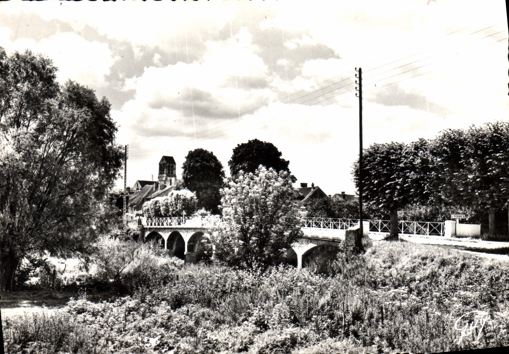 CPSM Soignolles (Seine et Marne) Le Pont sur l'Yerres