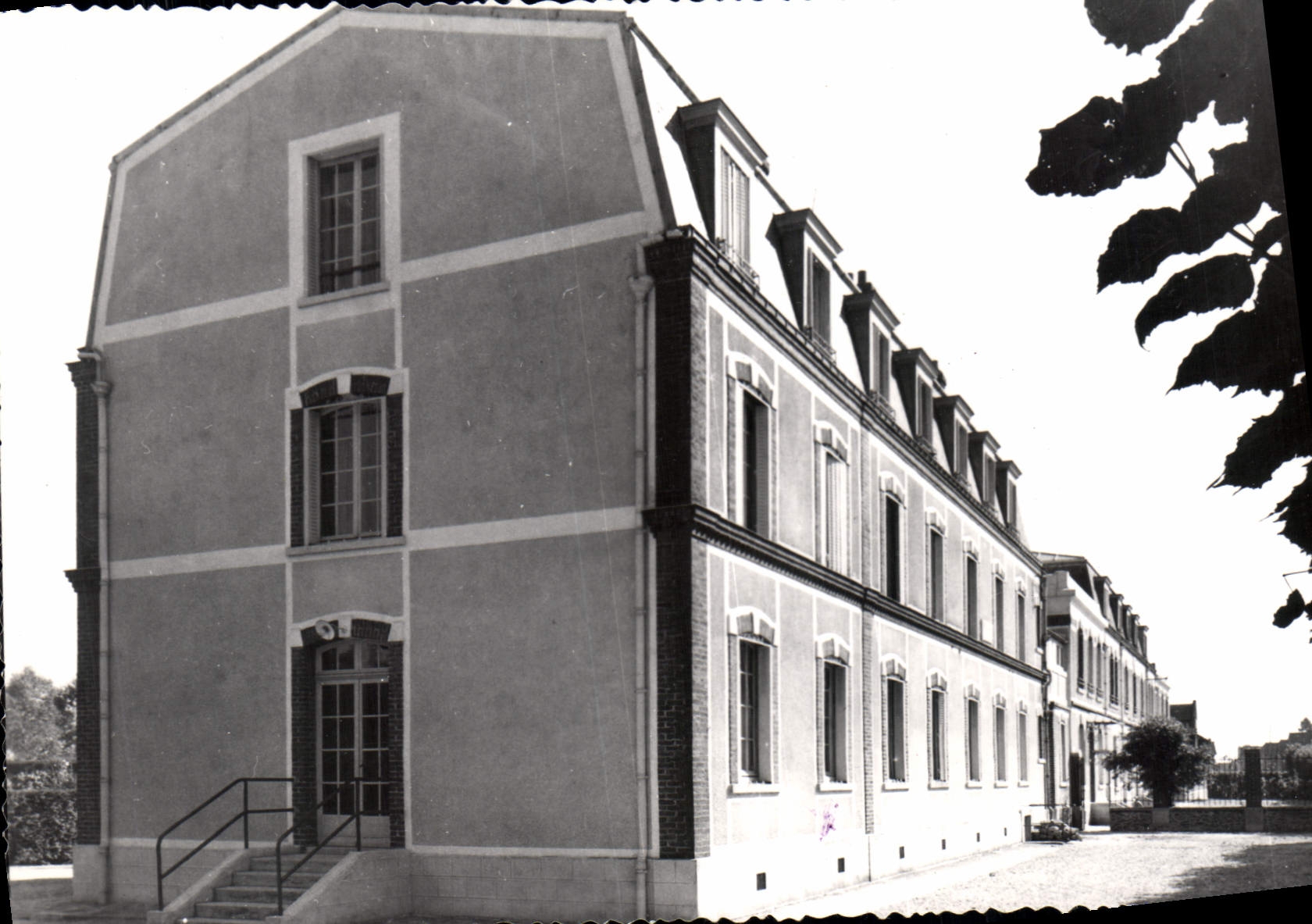CPSM Fondation Pereire Tournan en Brie (S et M) Facade