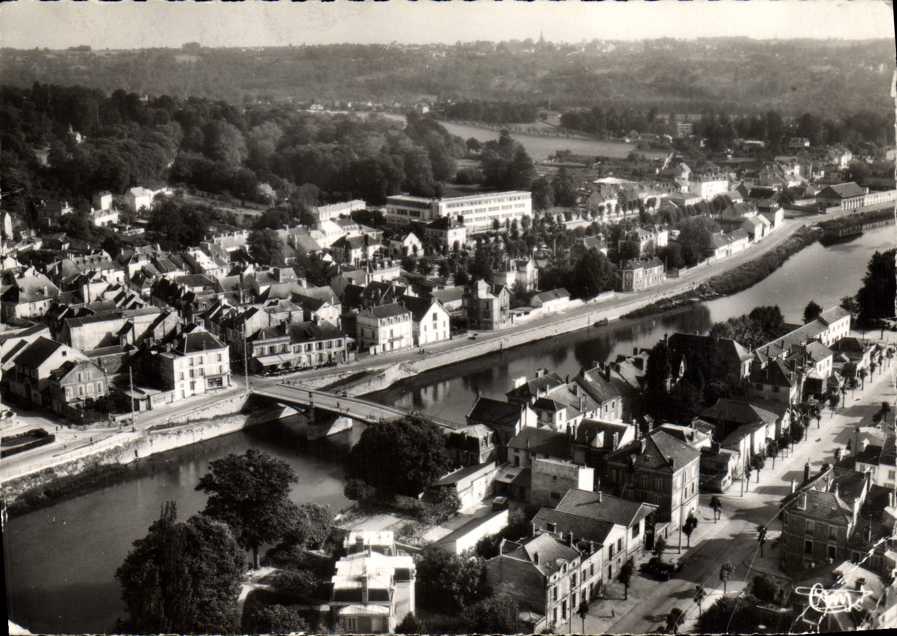 La Ferté-sous-Jouarre — Vue aérienne sur la Marne et le Faubourg — Éditions Aériennes COMMER IMP. MACON