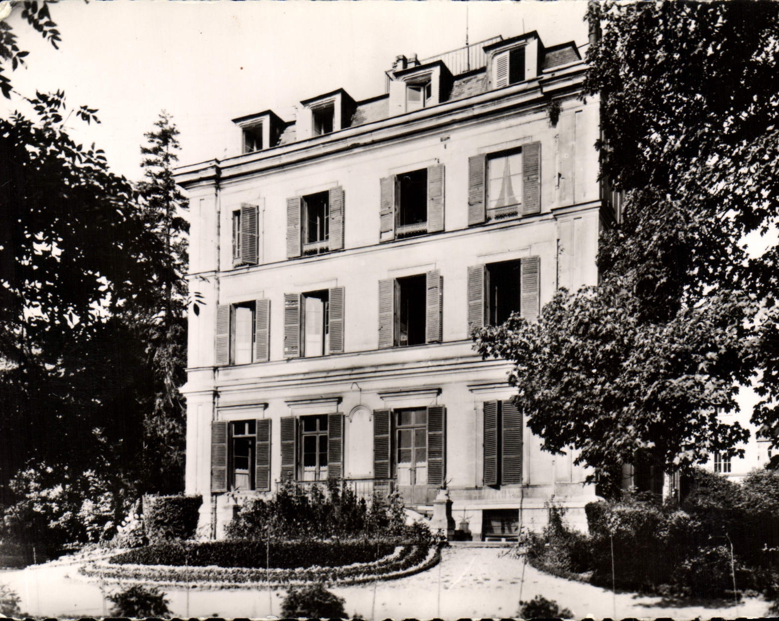 Institution Saint Aspais — Le pavillon des Professeurs — Édition A. Briand et E. Vallois
