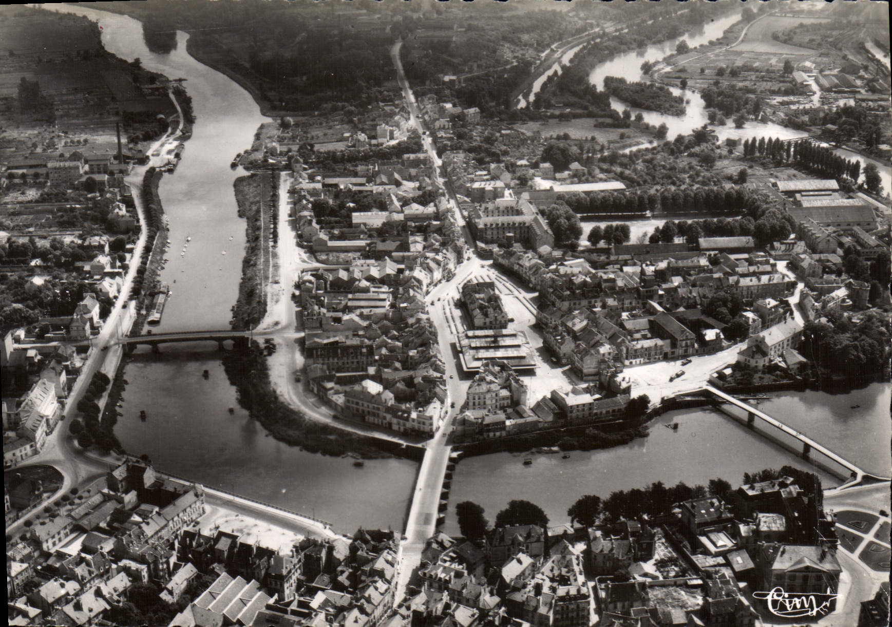 Meaux (S.-et-M.) — Vue aérienne — Les Ponts sur la Marne — Éditions Aériennes CIM, n° 4051