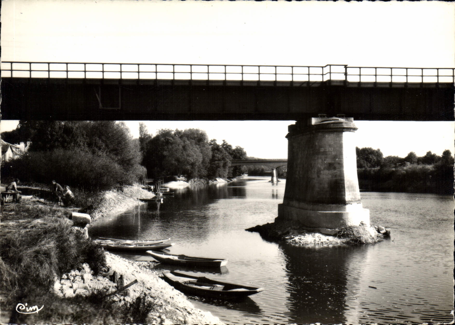 Mary-sur-Marne — Ufer der Marne — Conibiers 'CIM'