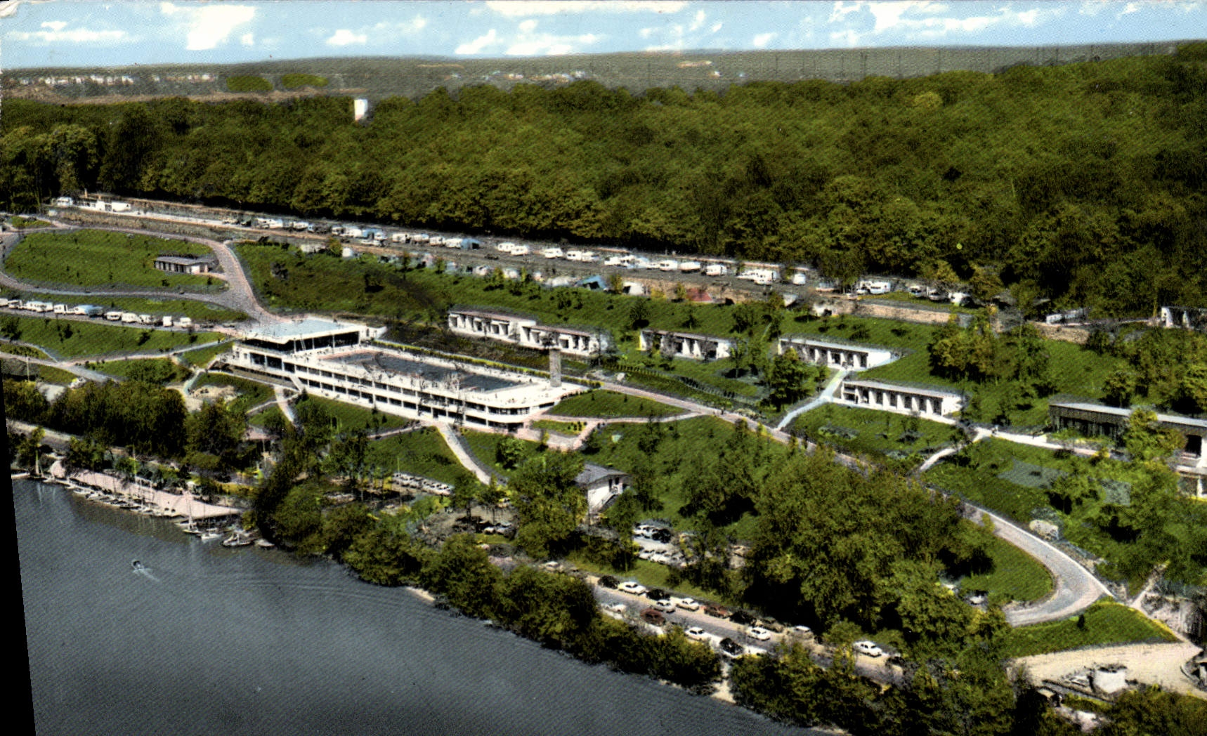 Luftbild von Seine-Port (S.-et-M.) — 'Union des A.S.P.T.T. Beaulieu-Sté-Assise' — Reproduktion von Spadecollection