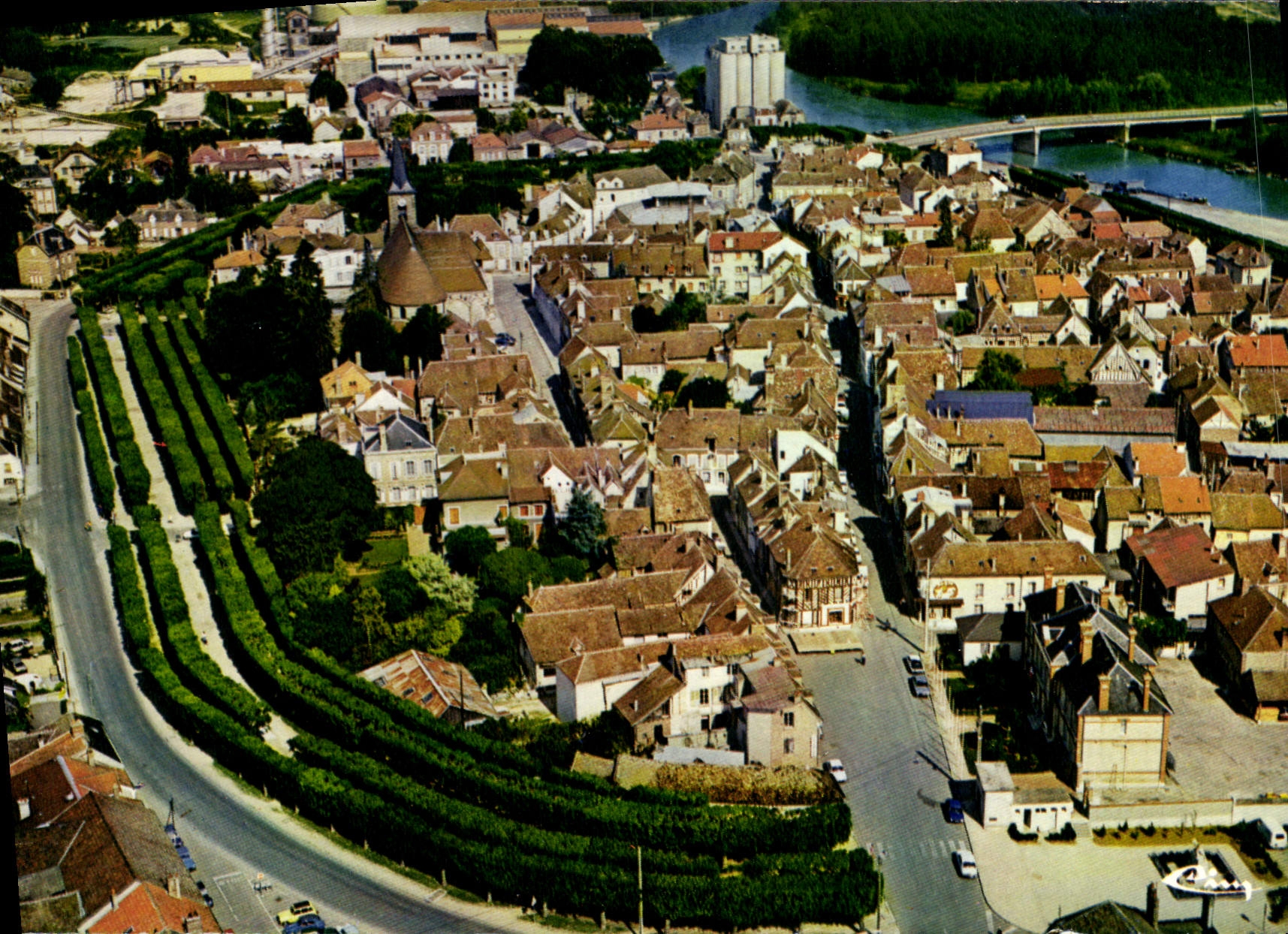 CPSM Bray sur Seine (S et M) Vue generale aerienne