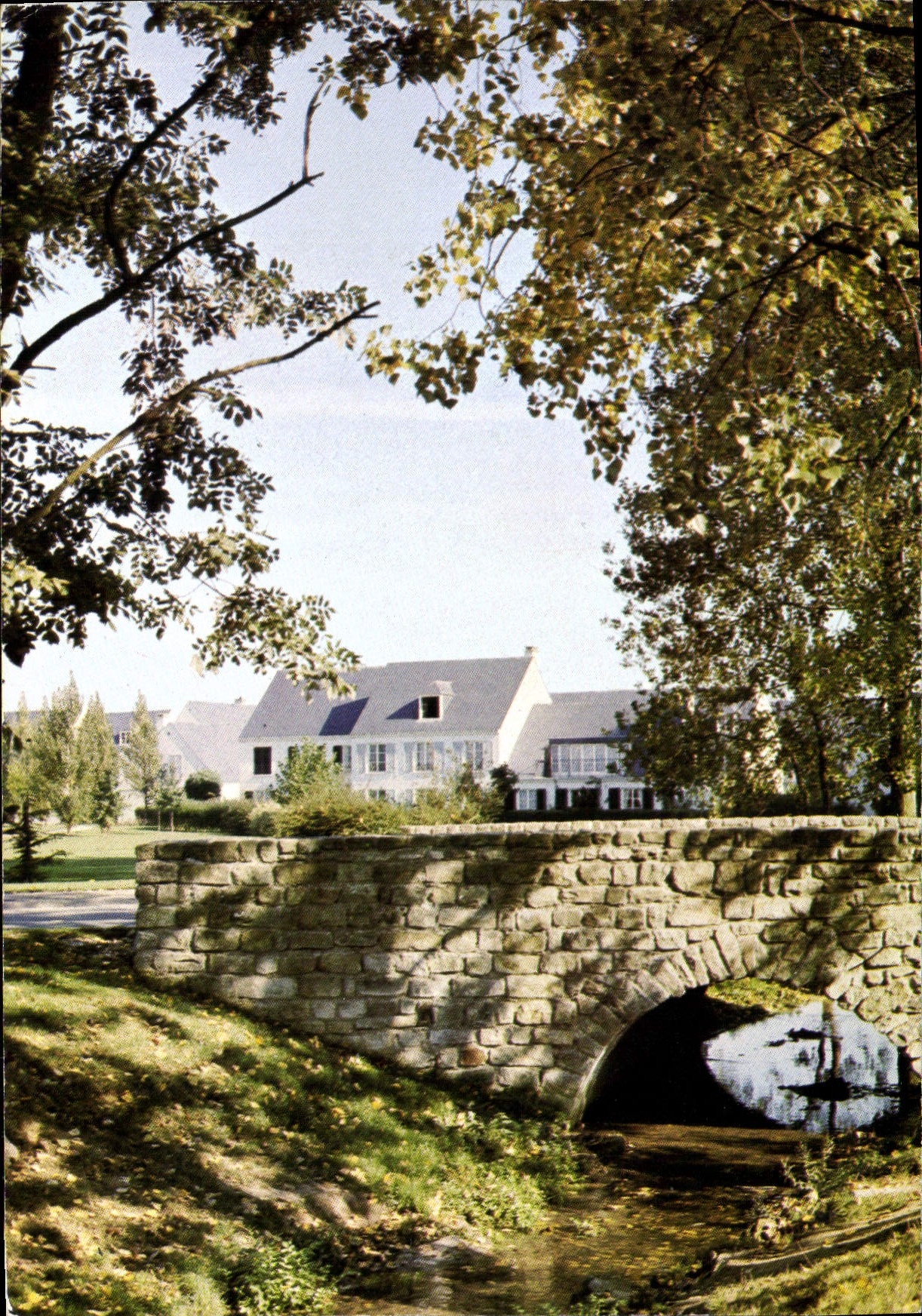 CPSM Vert Saint Denis (Seine et Marne) Grand Village et Ru de Balory
