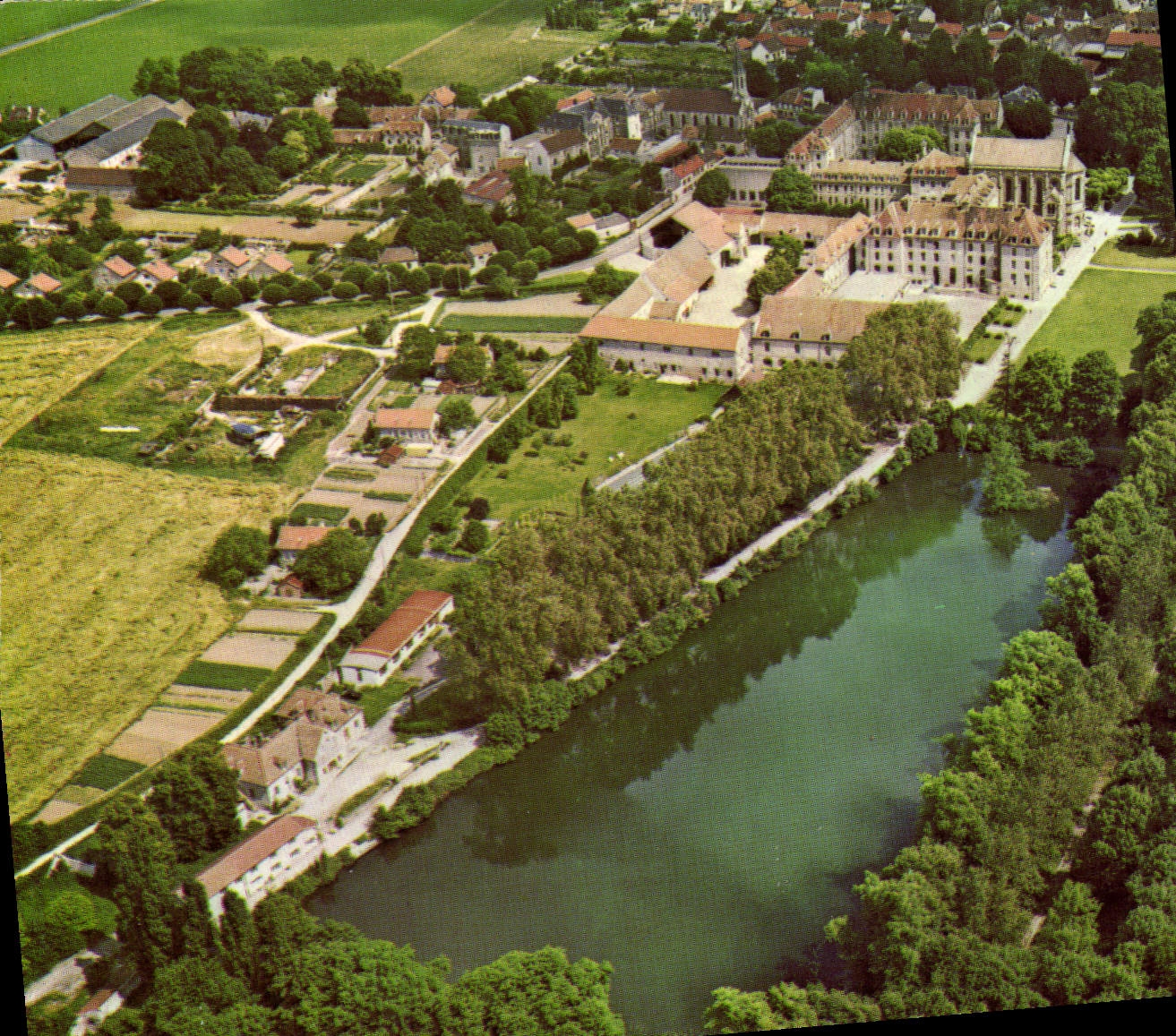 Vue aérienne du château de Juilly — Collège de Juilly — éditeur Imprimerie de France, n°77230