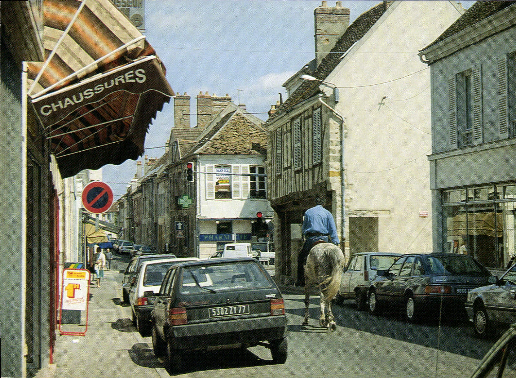 CPSM Nangis (Seine et Marne) Rue du Gl Leclerc