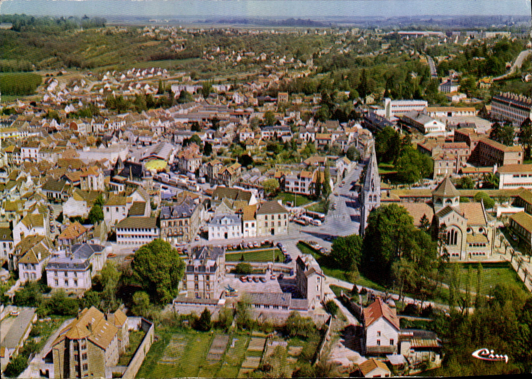 Coulommiers — Vista aérea — Editor Comber