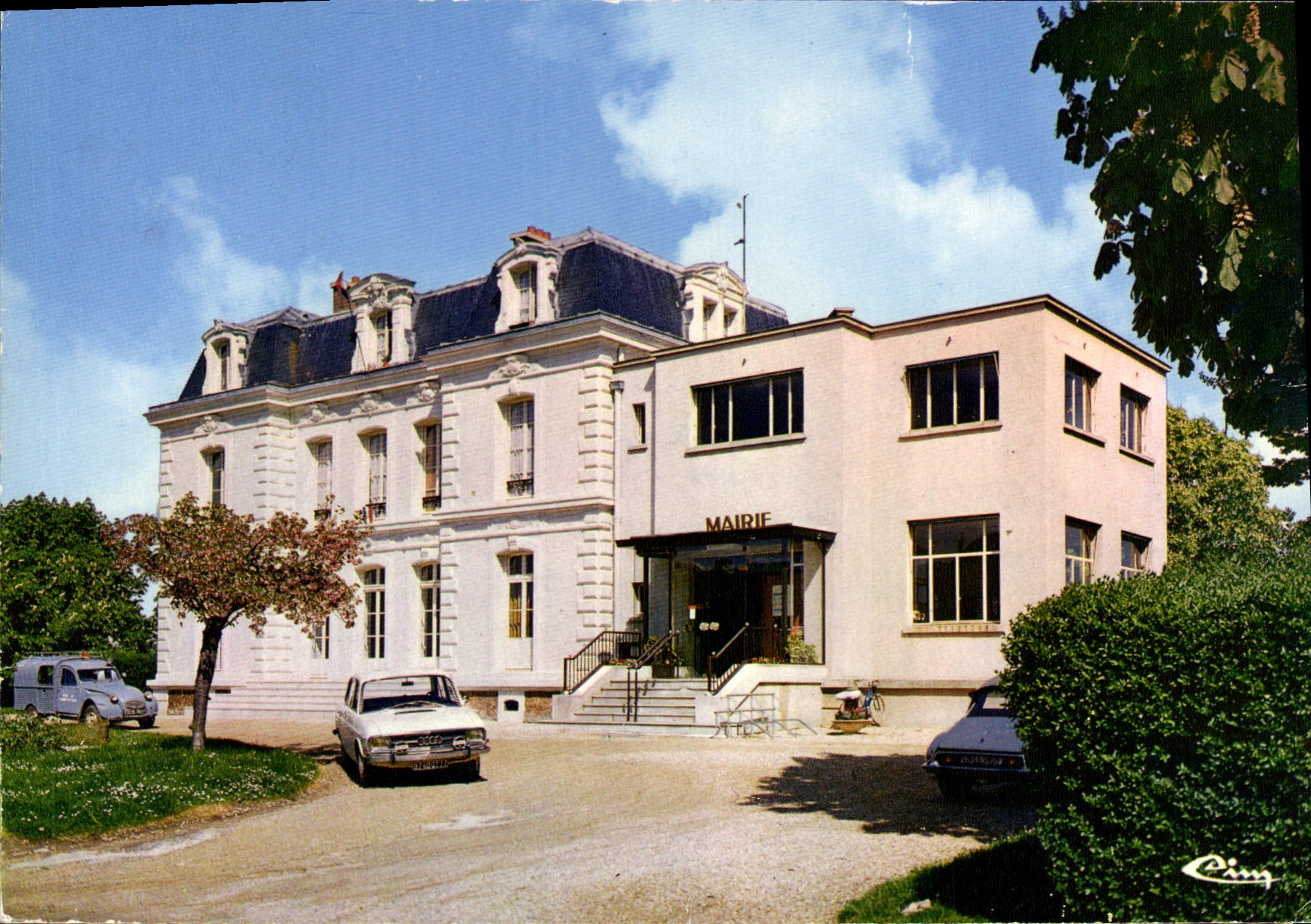 CPSM Combs la Ville (S et M) L'hotel de ville