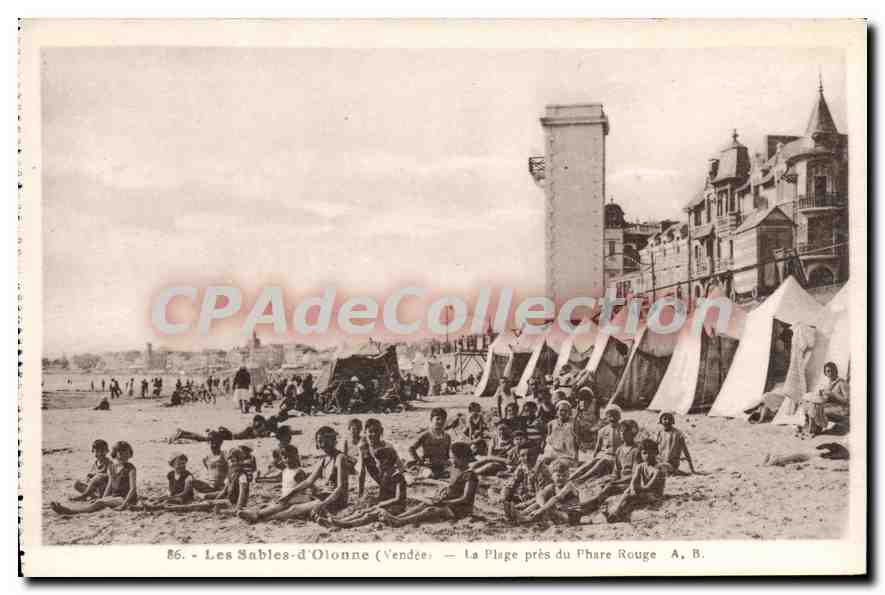 CPA Les Sables d'Olonne (Vendee) La Plage pres du Phare Rouge