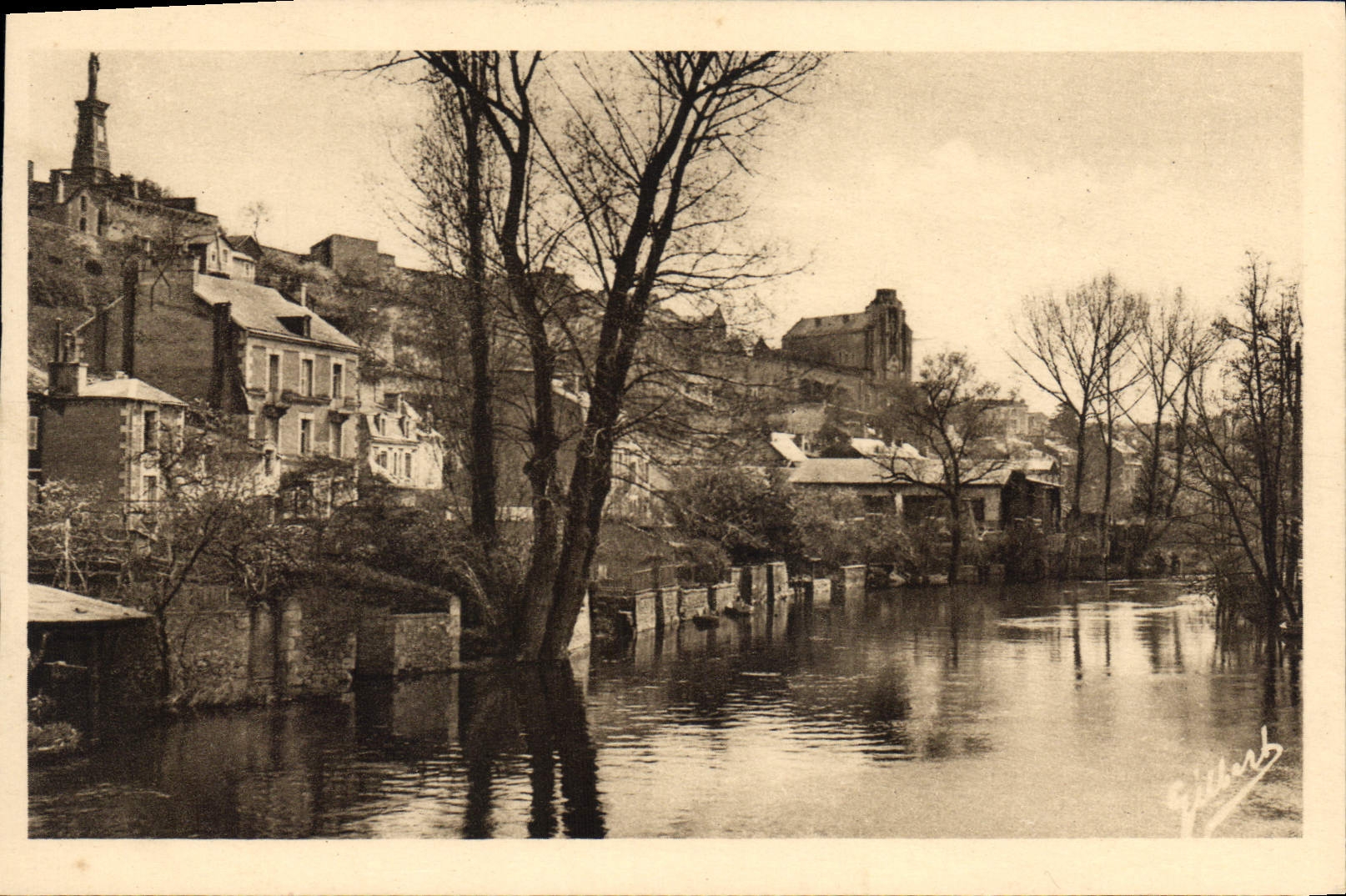Poitiers — Sur les bords du Clain — Édition A. Gilbert