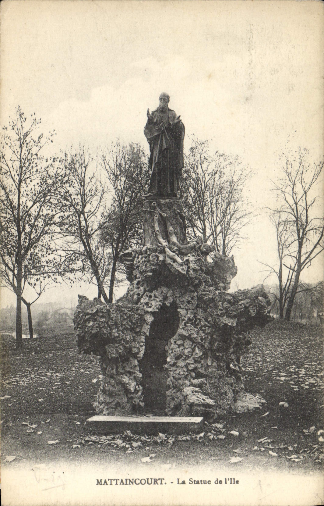 Mattaincourt - La Statue de l'Île